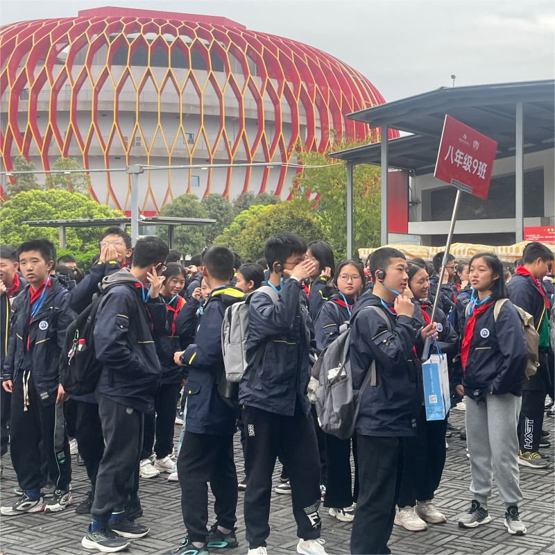 實現(xiàn)高效率研學(xué)參觀,，無線講解器是必備